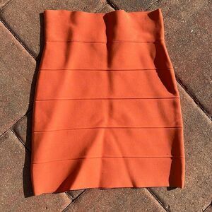 BCBG Orange Bodycon Tight Skirt - Shaped Skirt - Mini - Like New